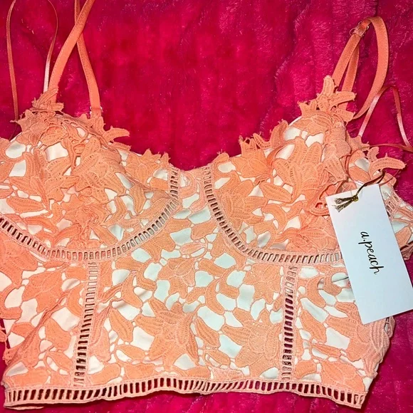 Pink zip up tank top - Picture 3 of 6